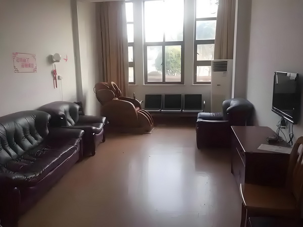 呆傻四小姐：独宠逍遥狂妃